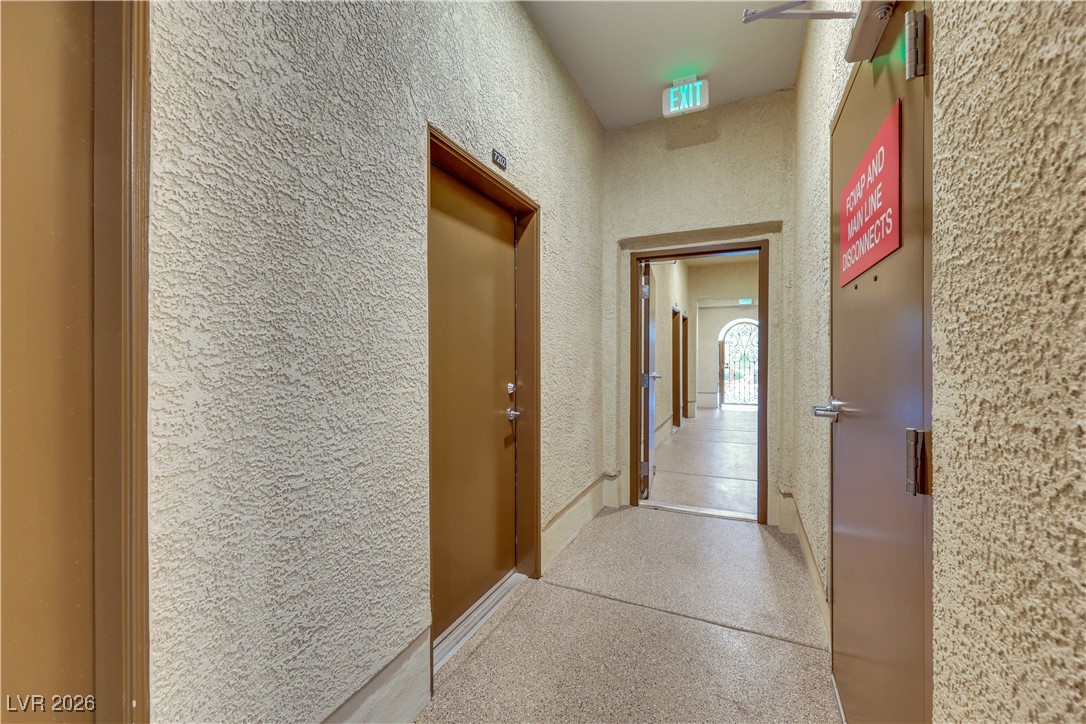 Photo 38 of 40, 2555 Hampton Road #7202