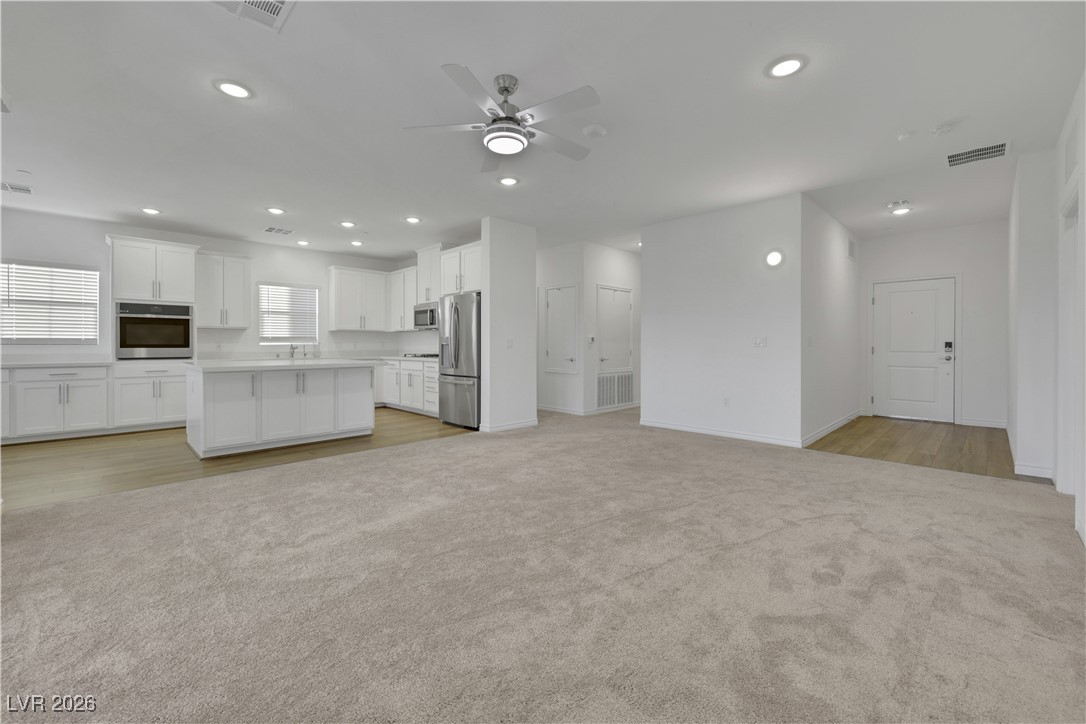 Photo 9 of 40, 2555 Hampton Road #7202