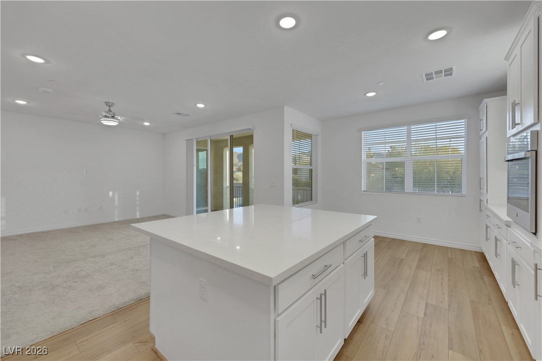 Photo 14 of 40, 2555 Hampton Road #7202