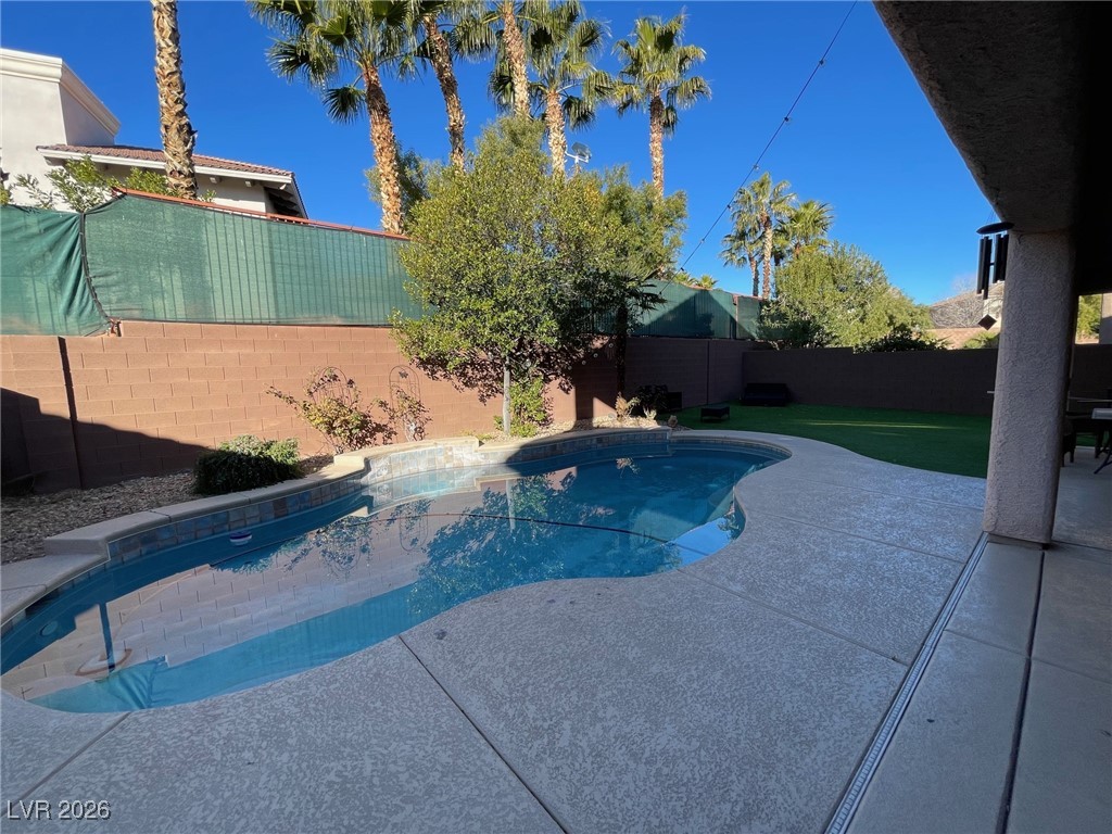 Photo 4 of 1001 Puerta Del Sol Drive