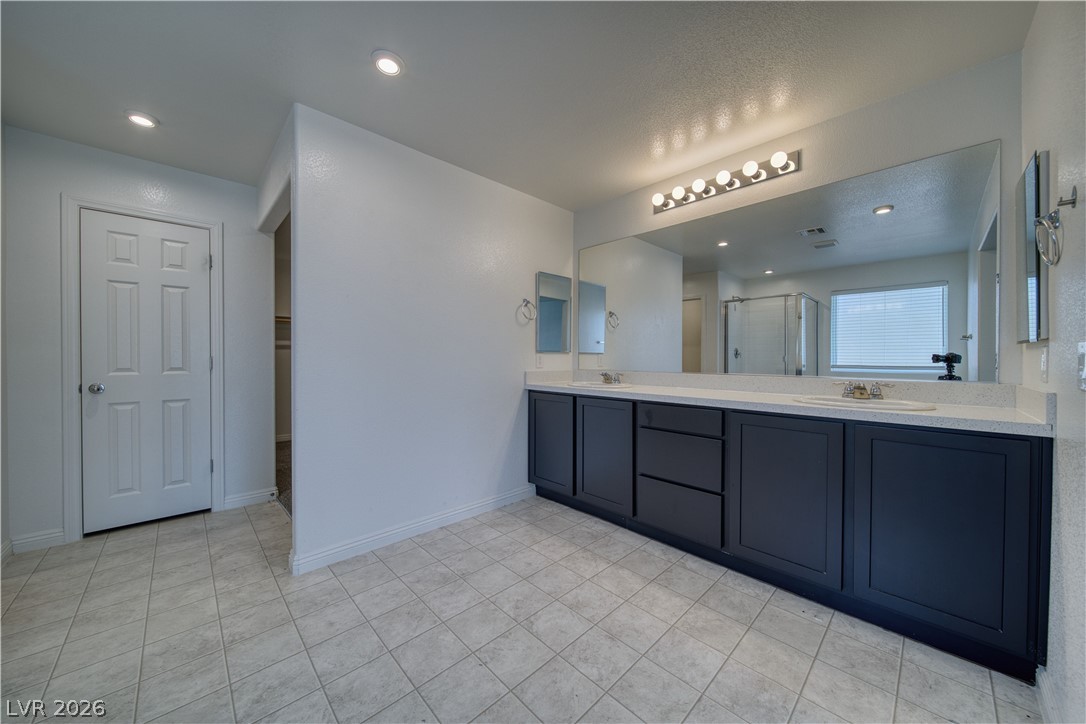 Photo 37 of 61, 3821 E Weld Avenue