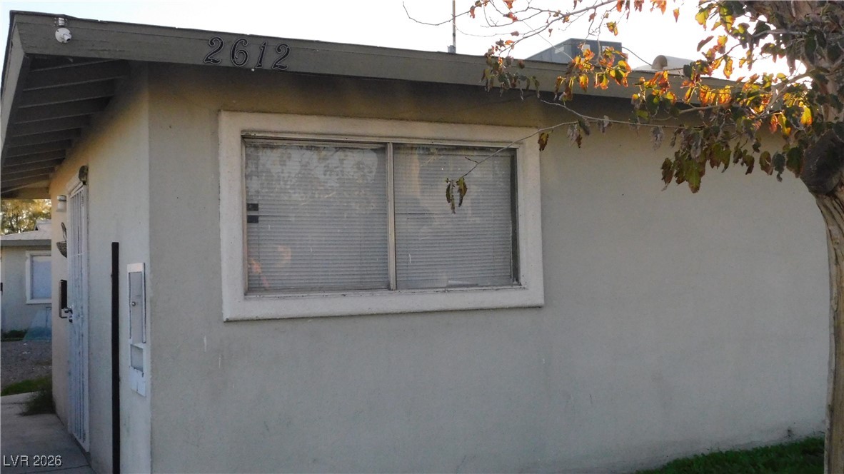 Photo 3 of 2612 E Mesquite Avenue