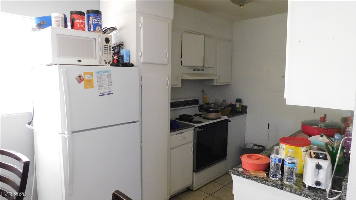 Photo 4 of 2612 E Mesquite Avenue