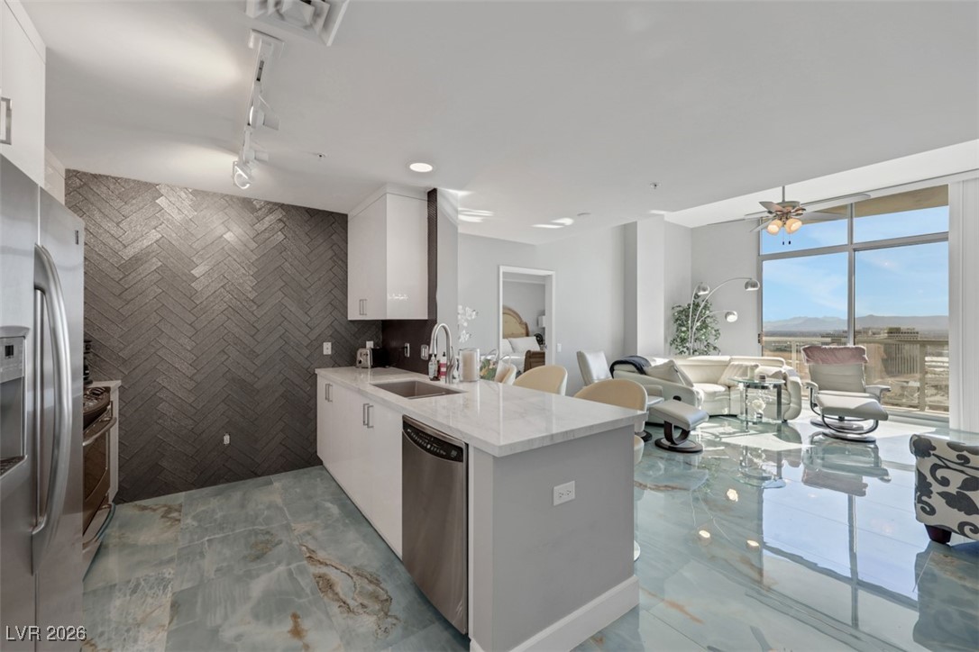 Photo 8 of 57, 200 W Sahara Avenue #3707