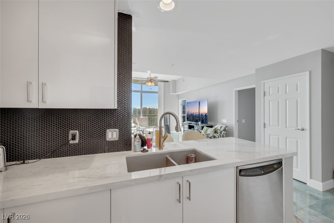 Photo 9 of 57, 200 W Sahara Avenue #3707