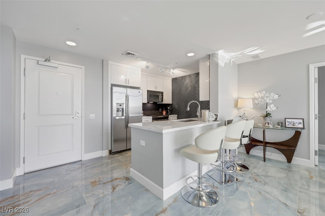 Photo 11 of 57, 200 W Sahara Avenue #3707