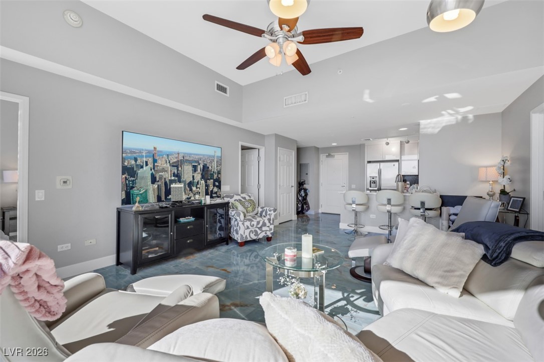 Photo 15 of 57, 200 W Sahara Avenue #3707