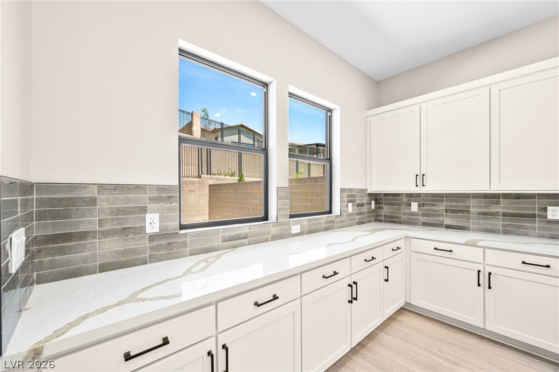 Photo 12 of 42, 525 Stowell Avenue