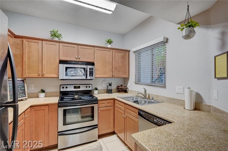 Photo 13 of 37, 4400 S Jones Boulevard #1119
