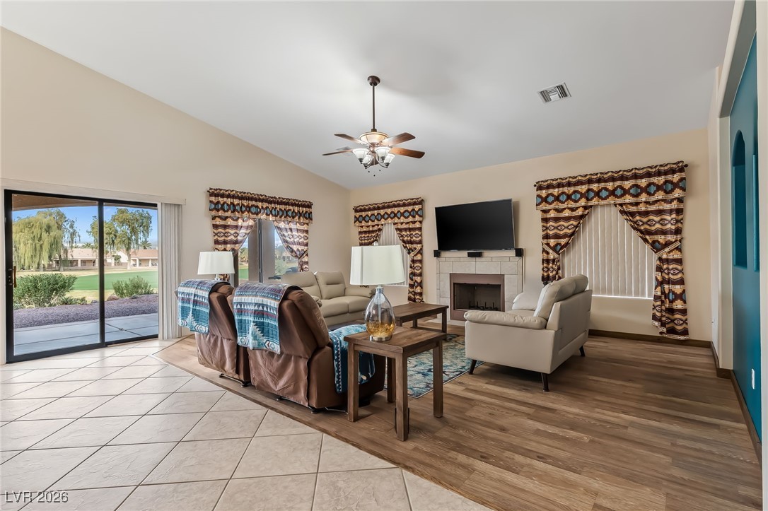Photo 9 of 47, 1418 Palm Drive