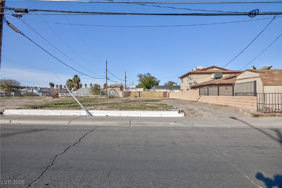 Photo 2 of 108 E Tonopah Avenue