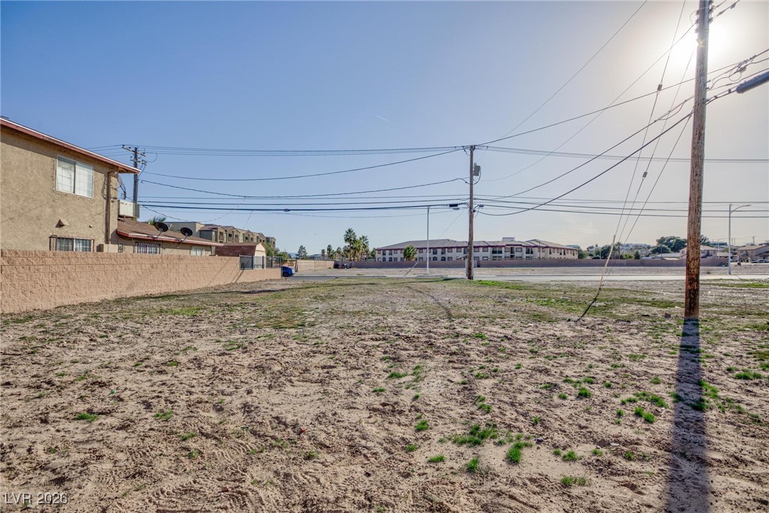 Photo 4 of 108 E Tonopah Avenue