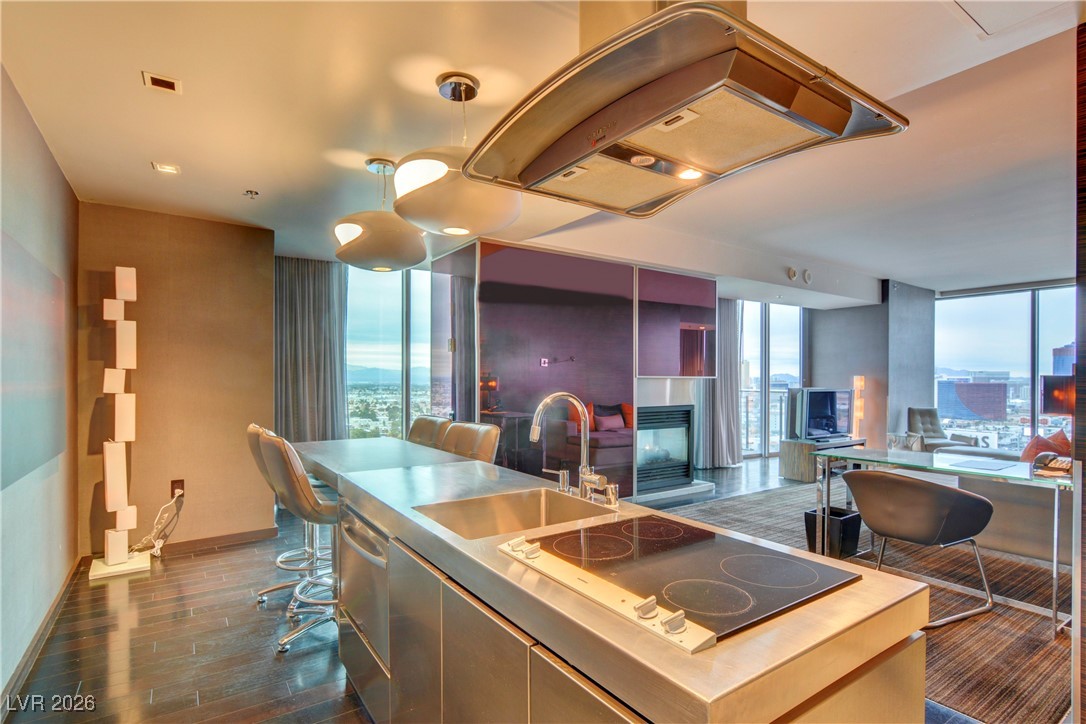 Photo 11 of 28, 4381 W Flamingo Road #19302