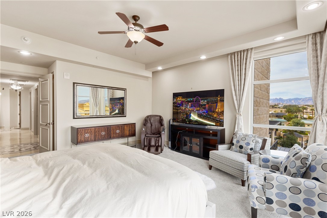Photo 18 of 37, 9101 Alta Drive #307