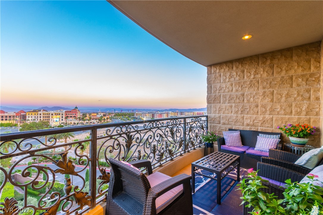 9101 Alta Drive #307, Las Vegas 89145