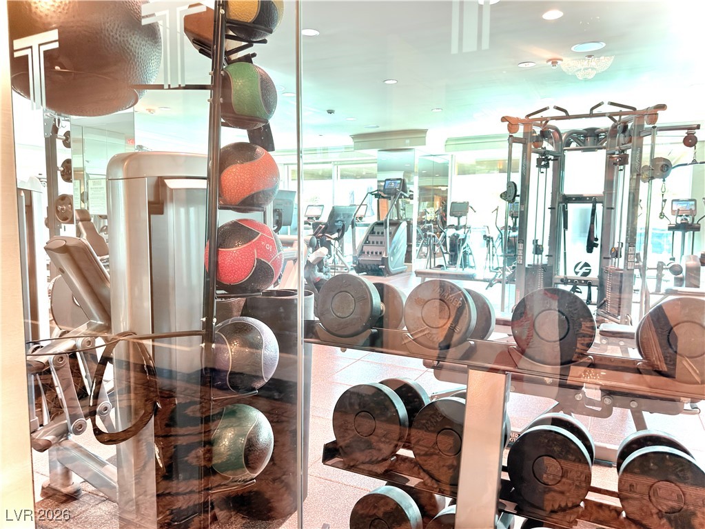 Photo 24 of 27, 2000 N Fashion Show Drive #3803