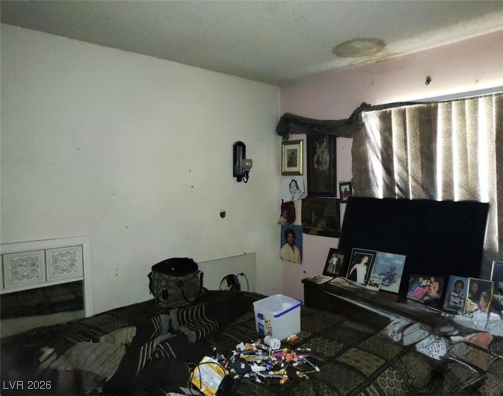 Photo 6 of 18, 421 Miller Avenue