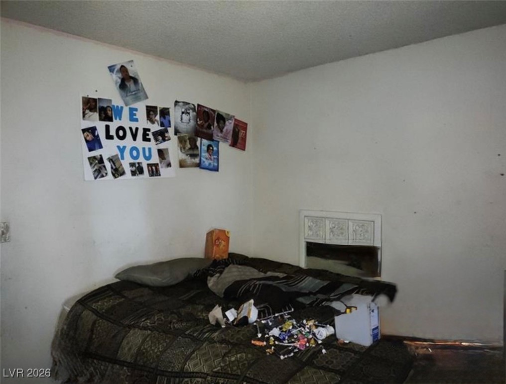 Photo 7 of 18, 421 Miller Avenue