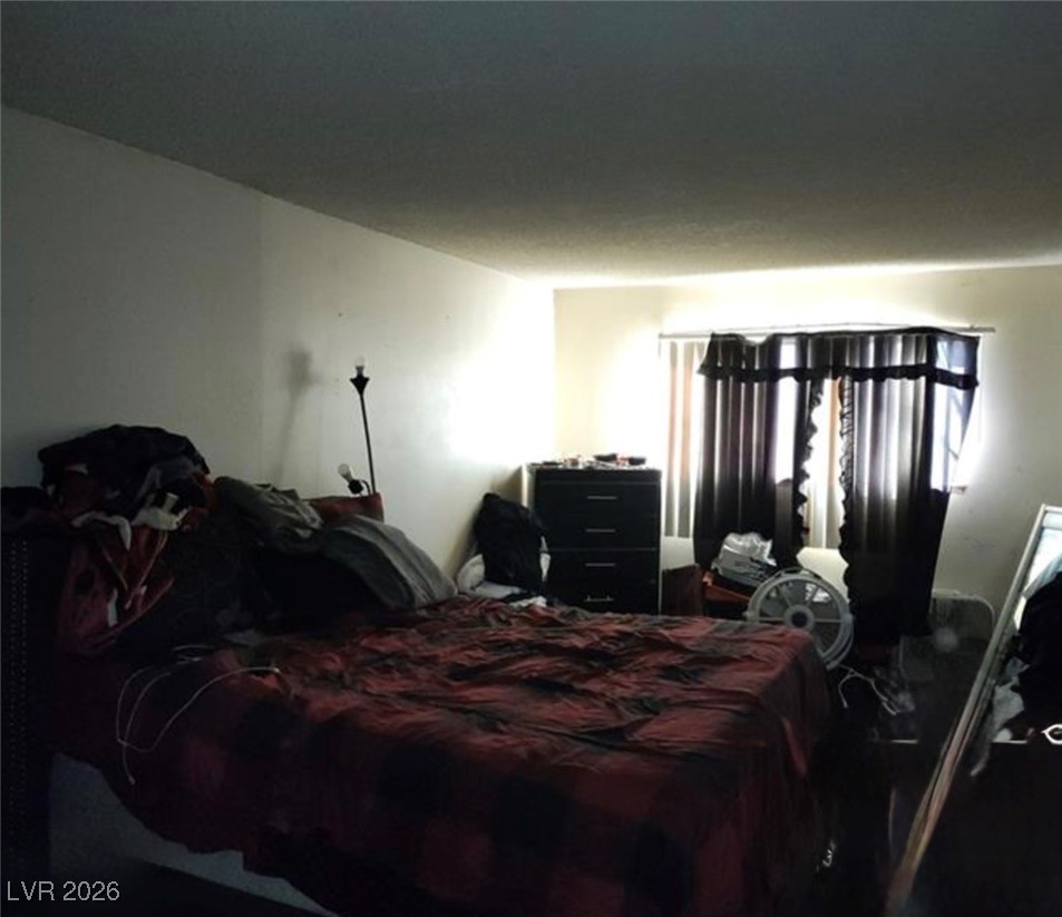 Photo 10 of 18, 421 Miller Avenue