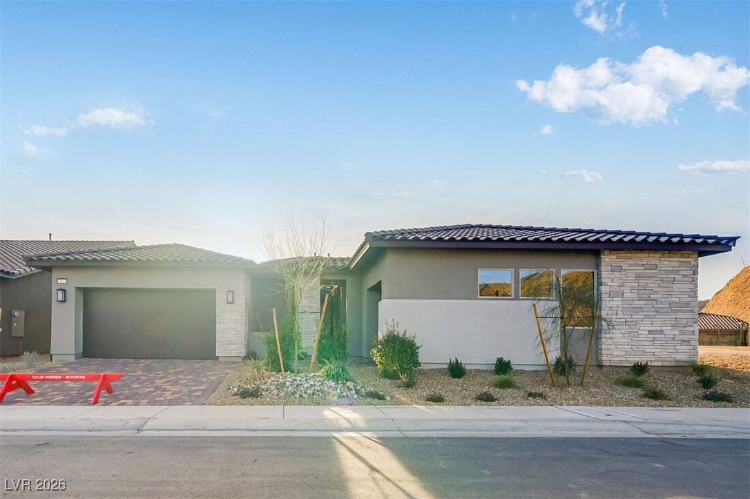 203 Paraggi Bay Drive, Henderson 89011
