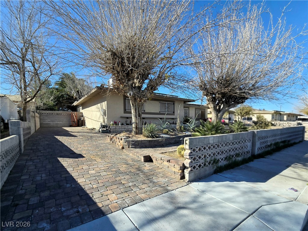 Photo 2 of 1909 Leona Street