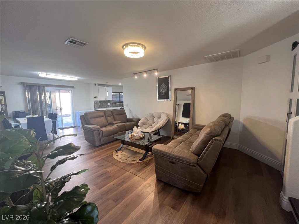 Photo 3 of 6370 W Haleh Avenue