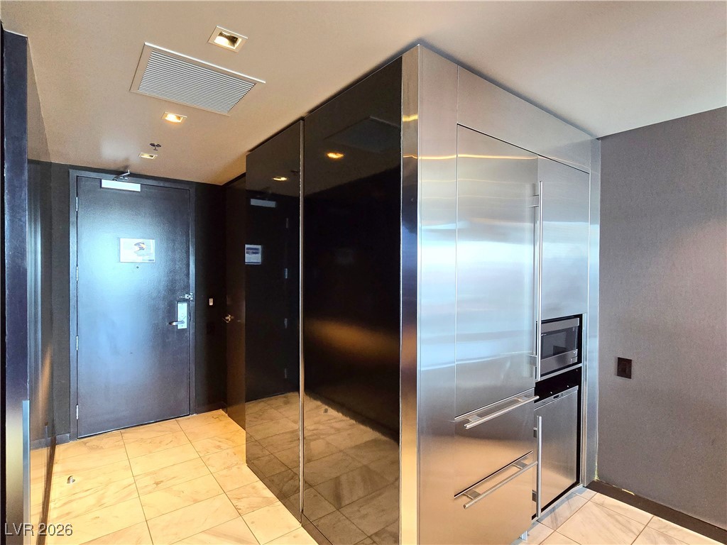 Photo 6 of 30, 4381 W Flamingo Road #3621