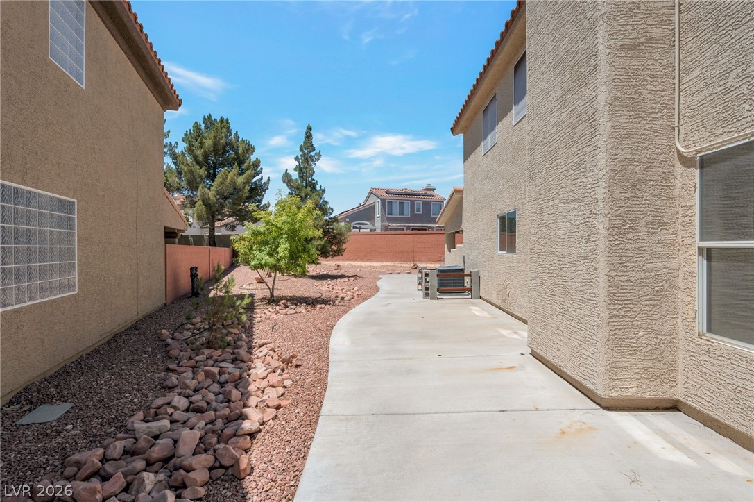 Photo 26 of 31, 1449 Desert Hills Drive