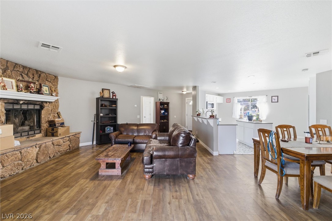 Photo 9 of 31, 2780 W Simkins Road