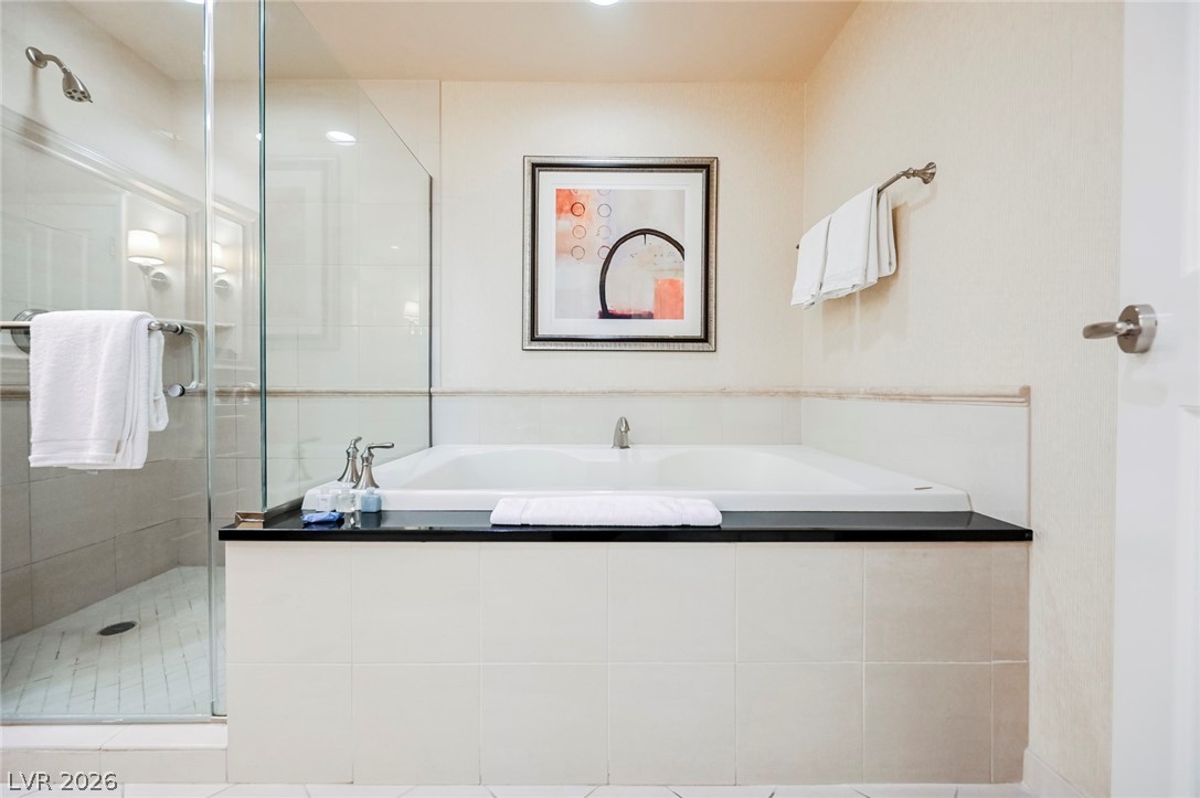 Photo 19 of 34, 145 E HARMON Avenue #2418