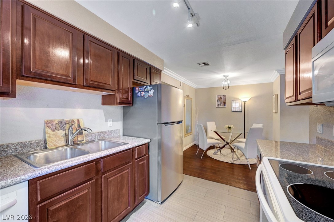 Photo 2 of 2606 S Durango Drive #241