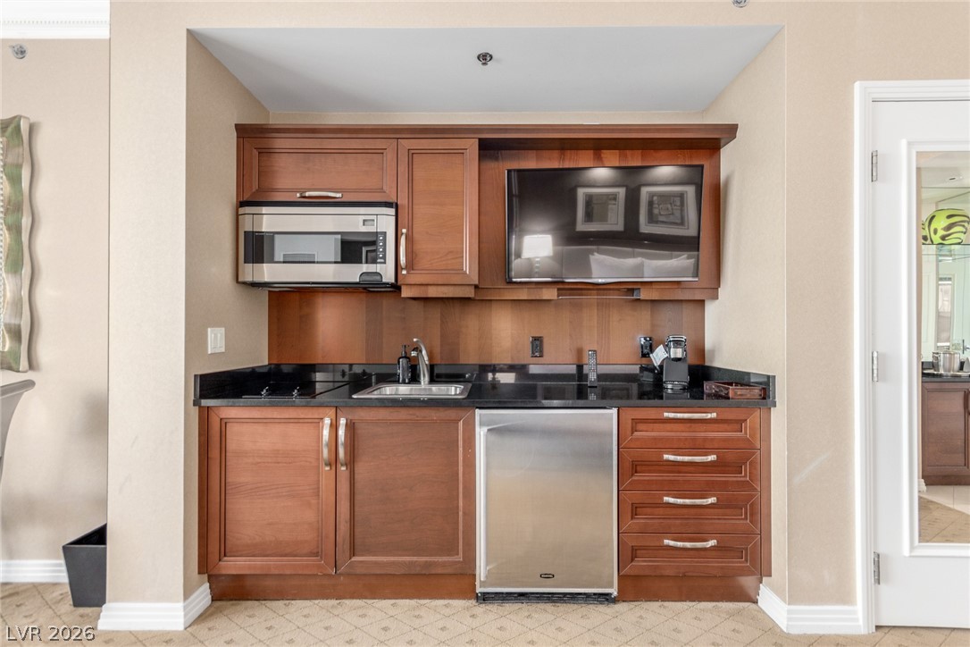 Photo 13 of 28, 125 E Harmon Avenue #2116
