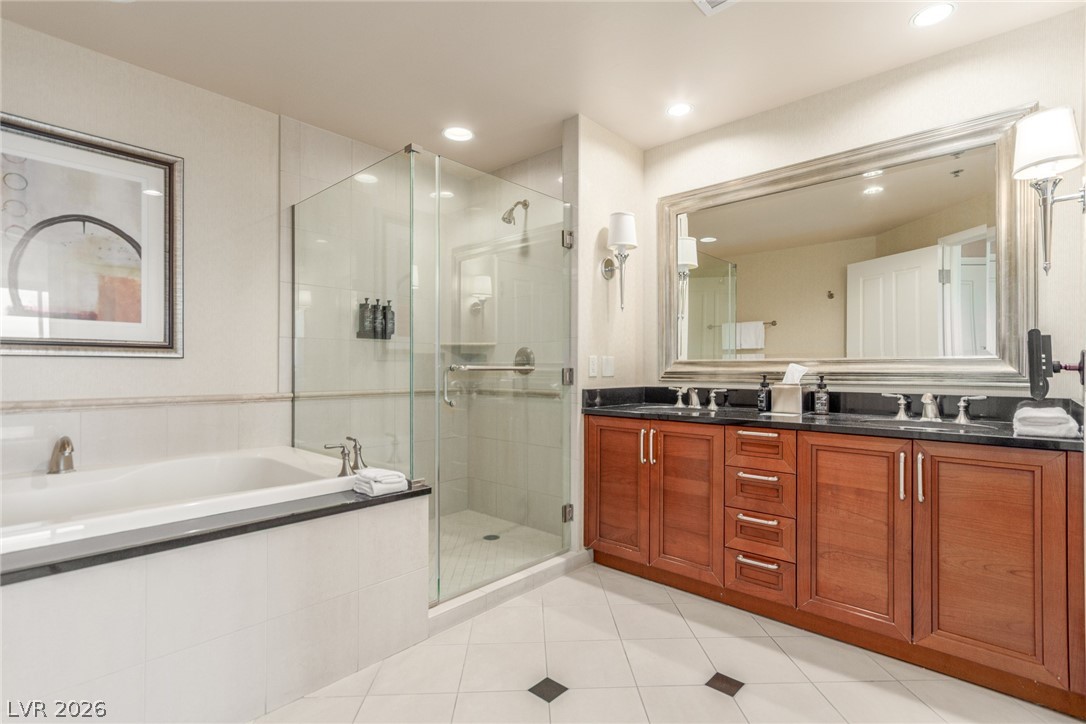 Photo 19 of 28, 125 E Harmon Avenue #2116