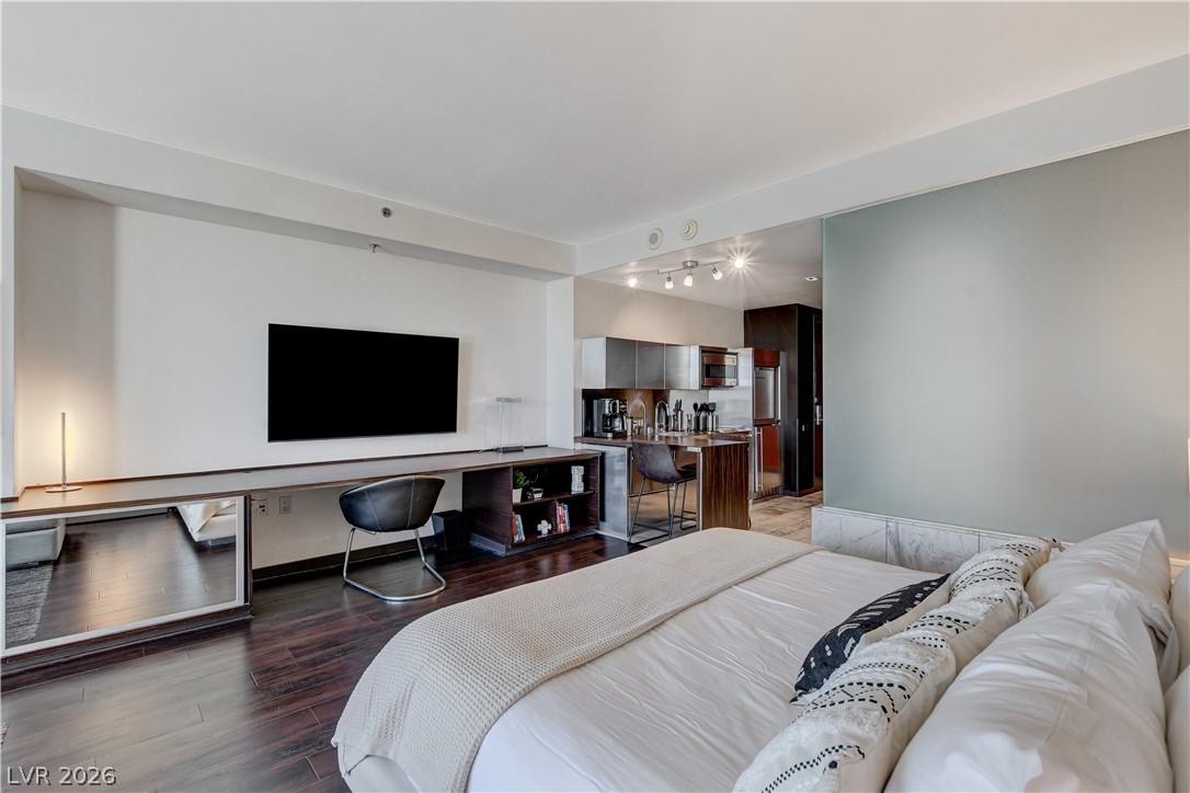 Photo 4 of 4381 W Flamingo Road #2920