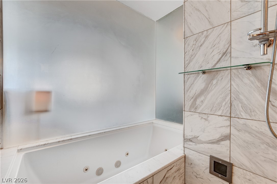 Photo 24 of 42, 4381 W Flamingo Road #2920