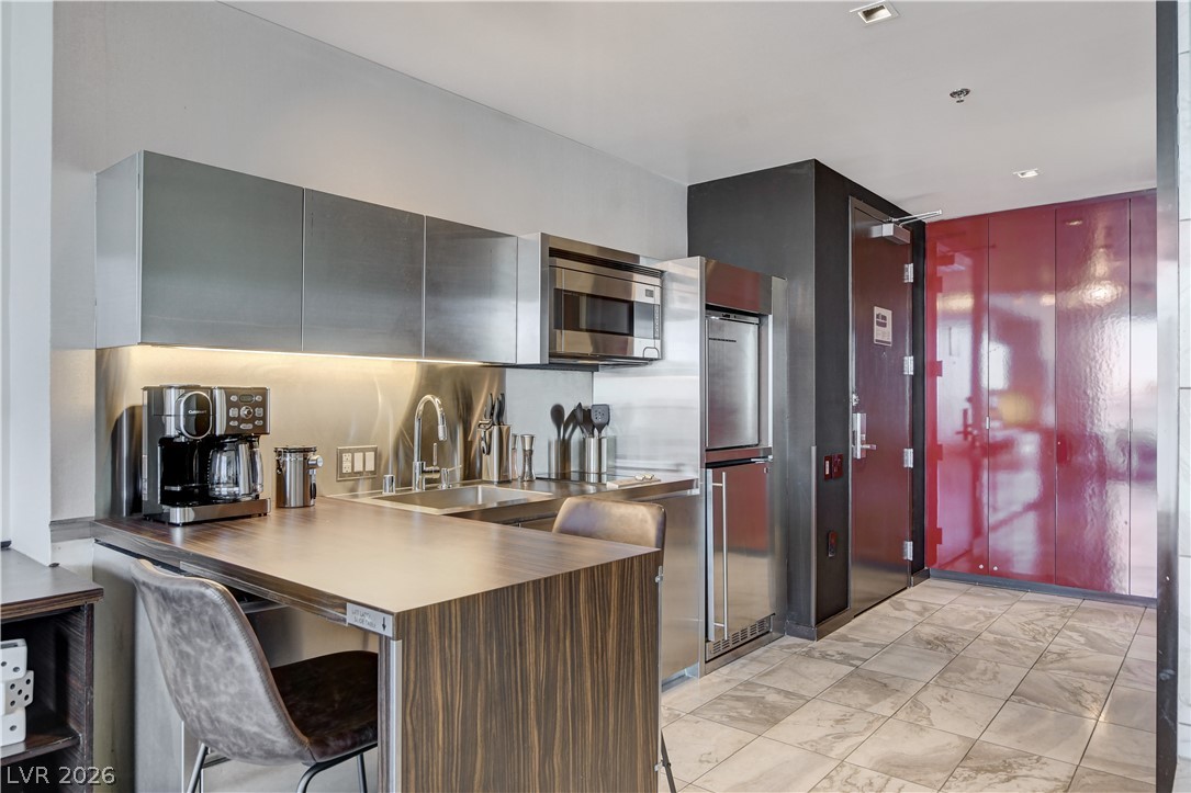 Photo 15 of 42, 4381 W Flamingo Road #2920