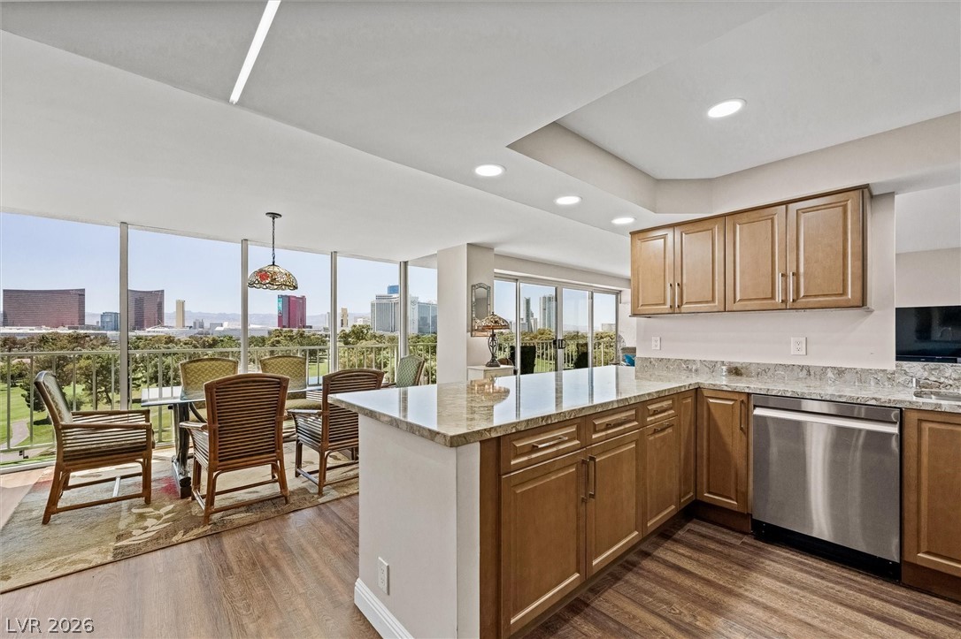 Photo 11 of 43, 3111 Bel Air Drive #8A
