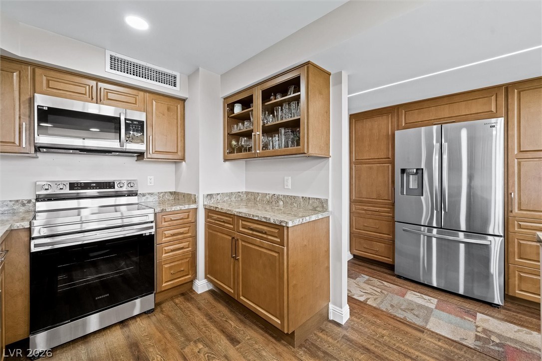 Photo 12 of 43, 3111 Bel Air Drive #8A