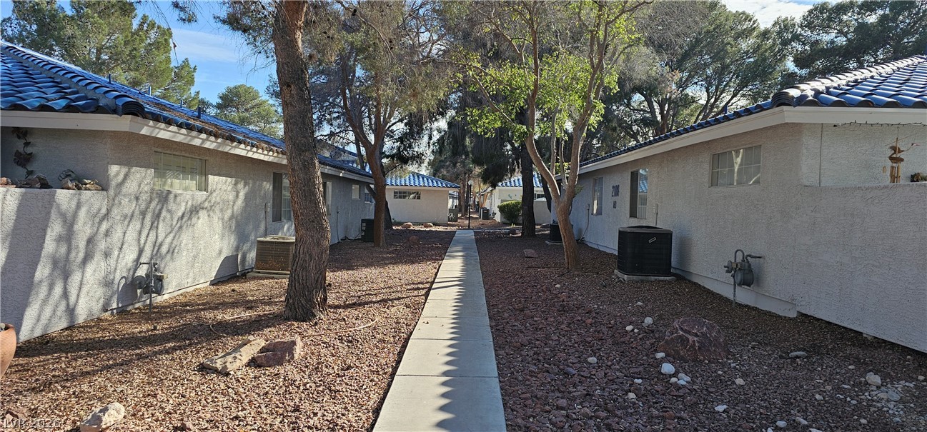 Photo 14 of 26, 2116 Bavington Drive #C