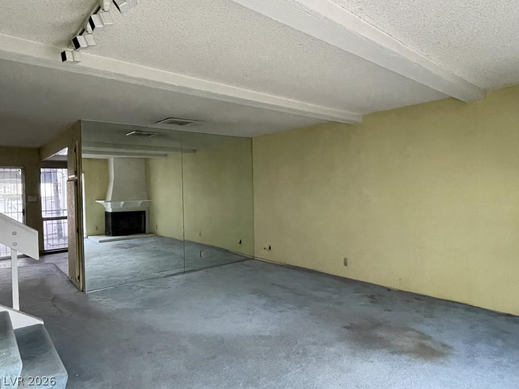 Photo 7 of 25, 636 Brookway Lane