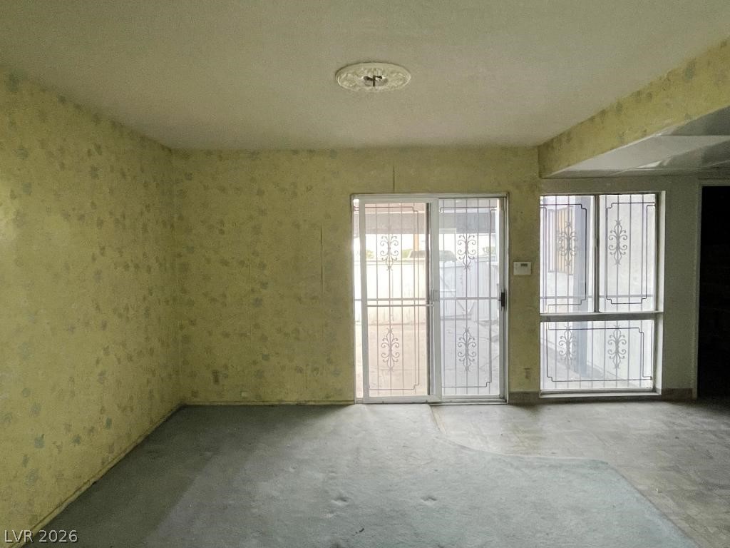 Photo 8 of 25, 636 Brookway Lane