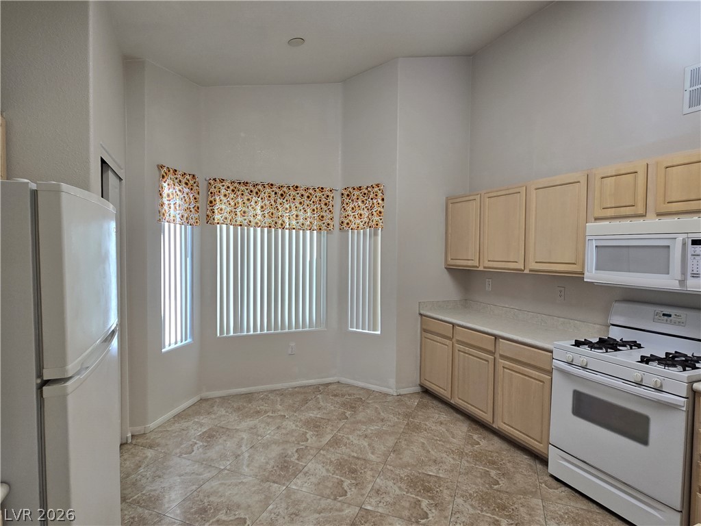 Photo 8 of 36, 3924 Quiet Pine Street #202