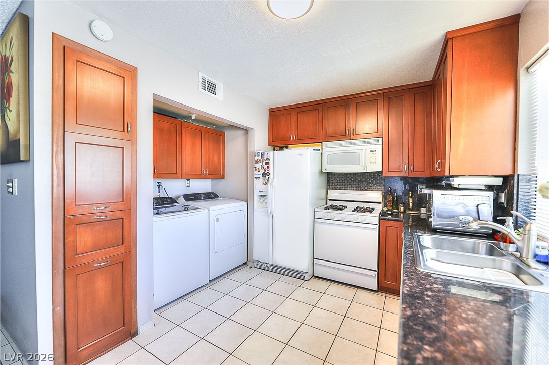 Photo 3 of 1500 Hialeah Drive #C