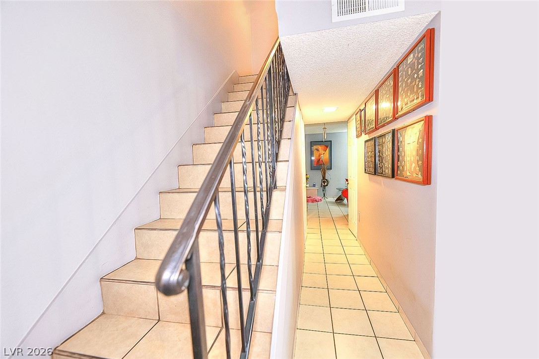 Photo 8 of 17, 1500 Hialeah Drive #C