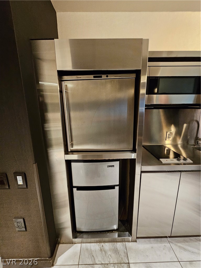 Photo 9 of 14, 4381 W Flamingo Road #2208
