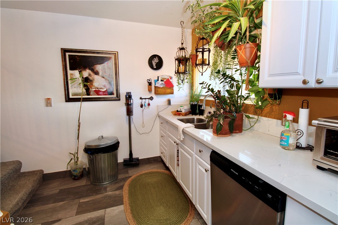 Photo 24 of 46, 1303 Darlene Way #102B