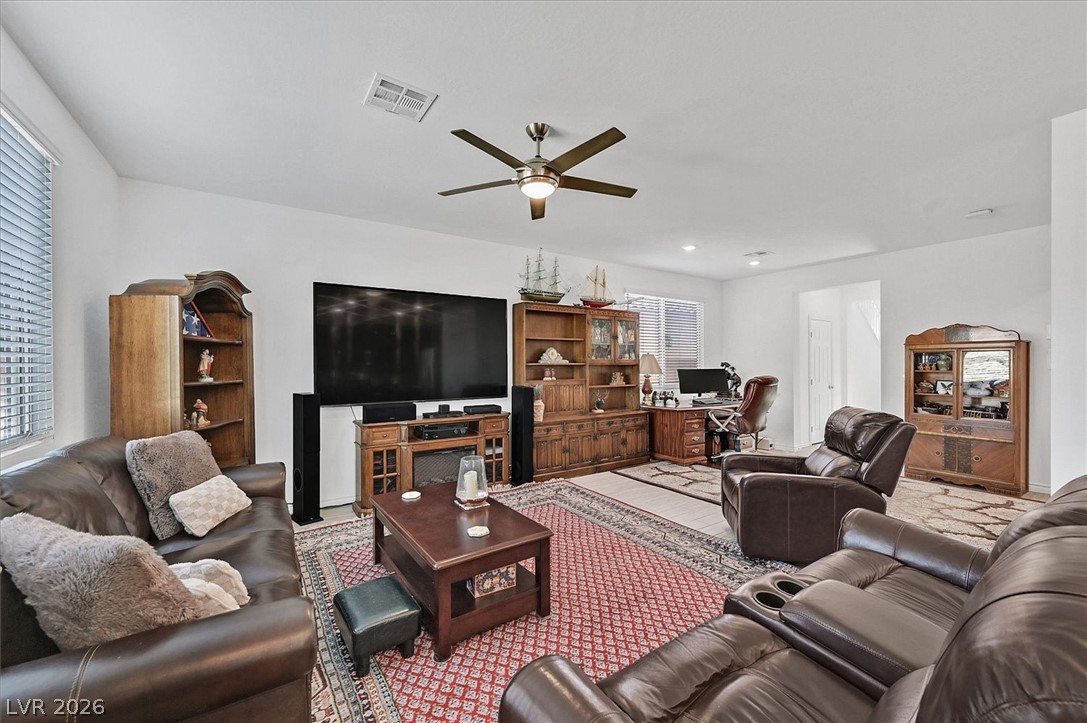 Photo 4 of 1102 Edel Hest Avenue