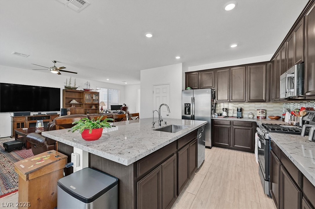 Photo 9 of 28, 1102 Edel Hest Avenue