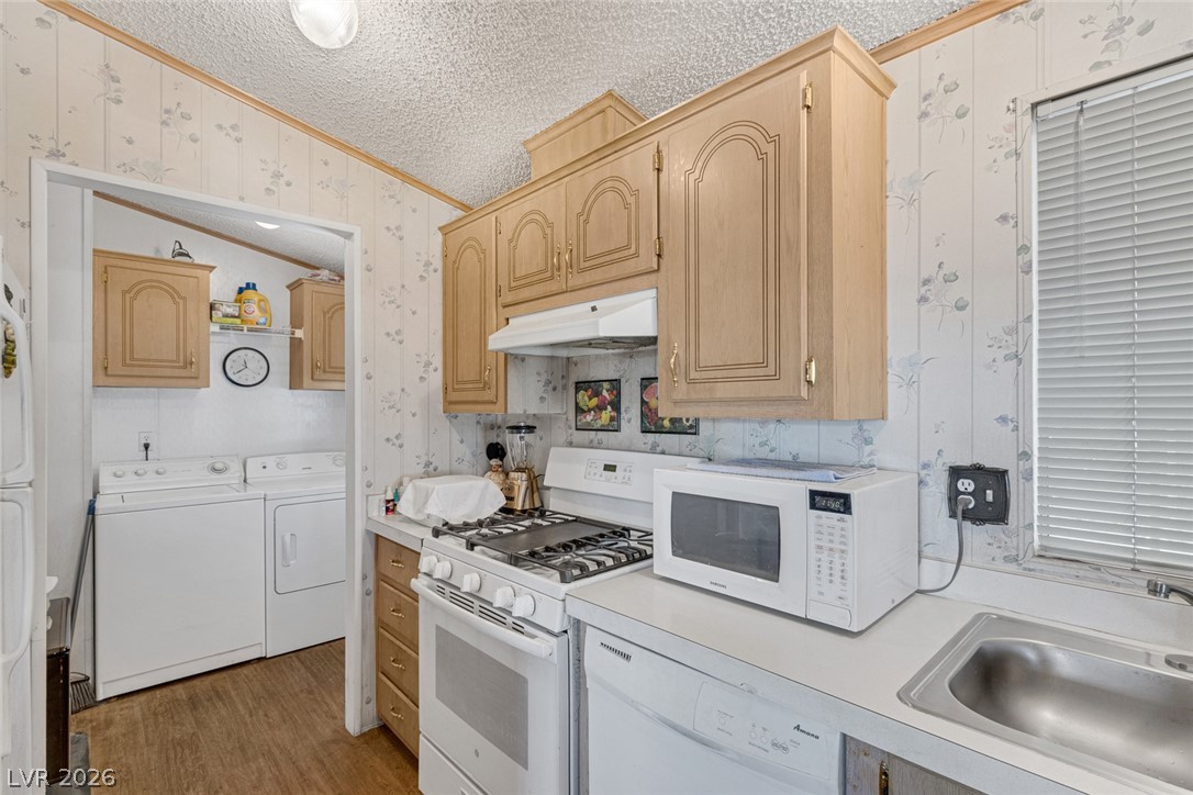 Photo 9 of 41, 5141 Royal Drive