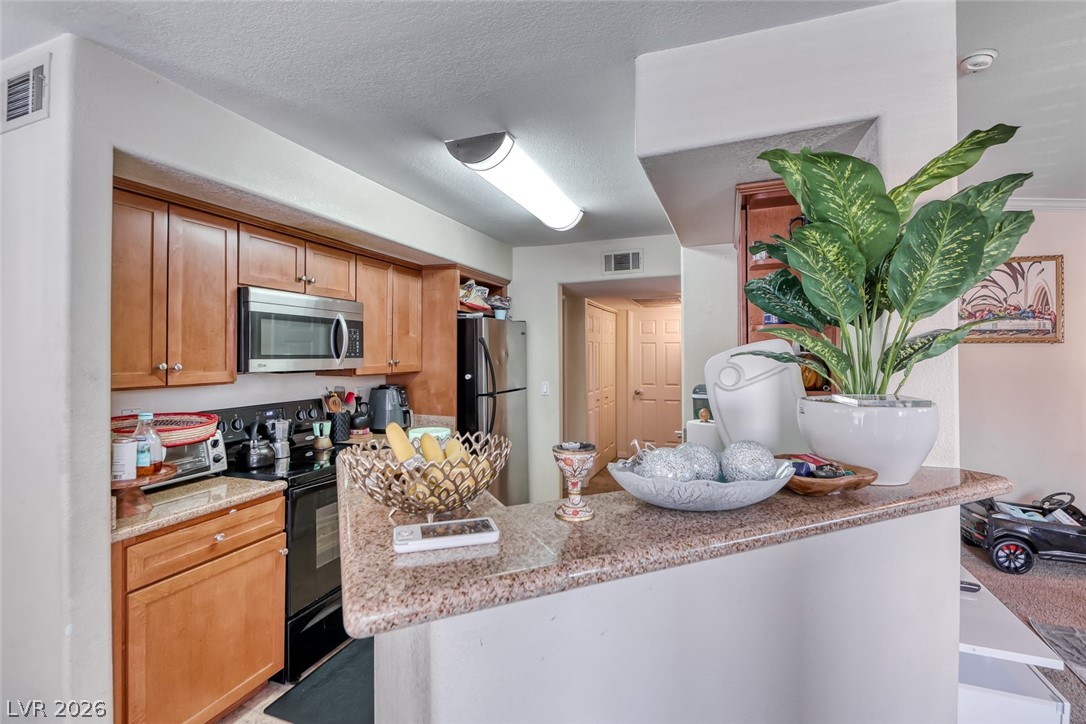 Photo 8 of 20, 4400 S Jones Boulevard #2061